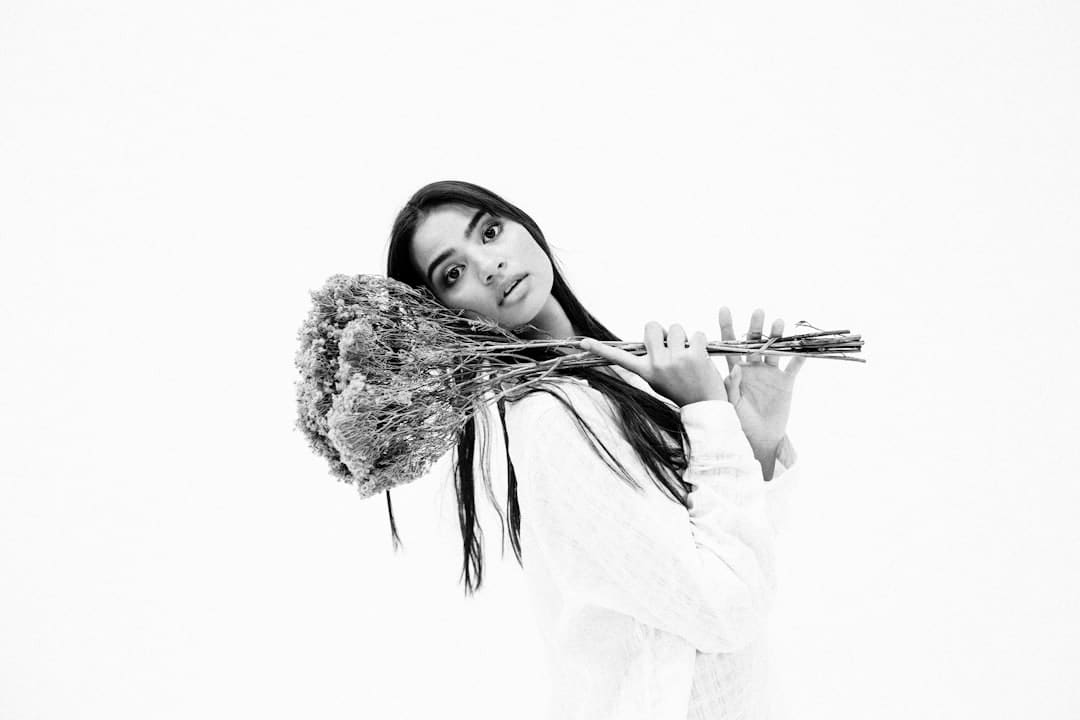 网飞《猎魔女团》爆火,韩媒:谁的K